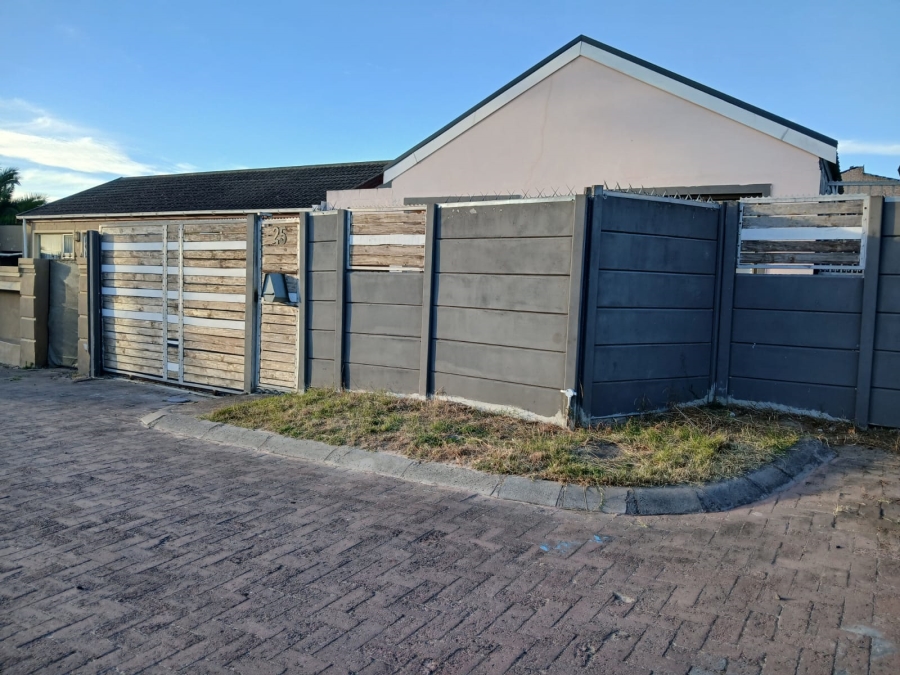 3 Bedroom Property for Sale in Silversands Western Cape